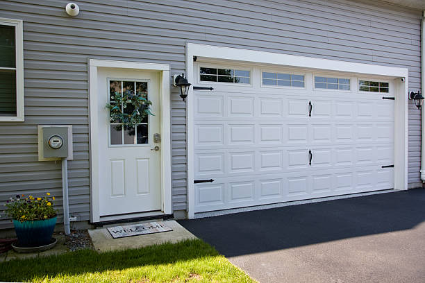 24/7 Emergency Garage Door Panel Replacement experts in Mount Vernon, IA